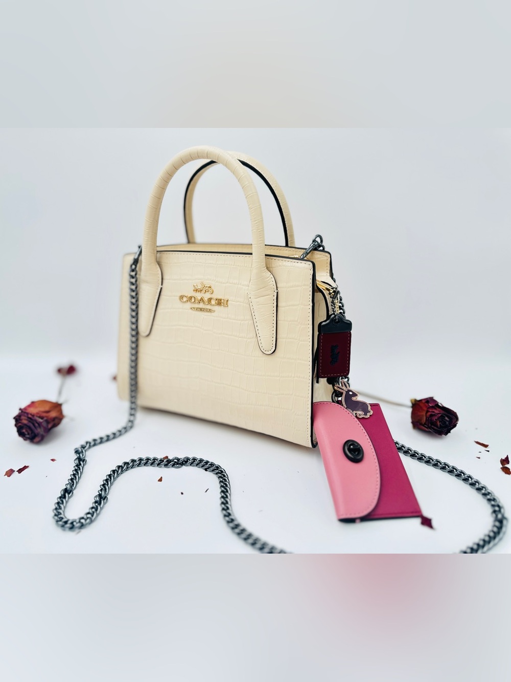 Coach - Andrea Carryall Bag - Picture 3 of 7